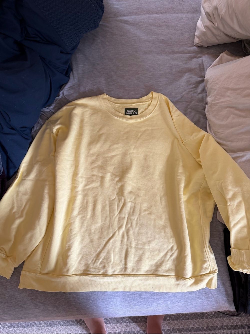 Daily Drills Crewneck Size M/L